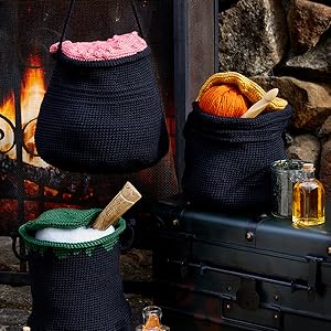 Harry Potter: Crochet Wizardry: The Official Harry Potter Crochet Pattern Book, by Lee Sartori