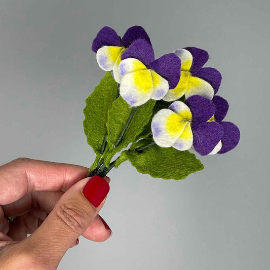 Felt Flower Violas Kit
