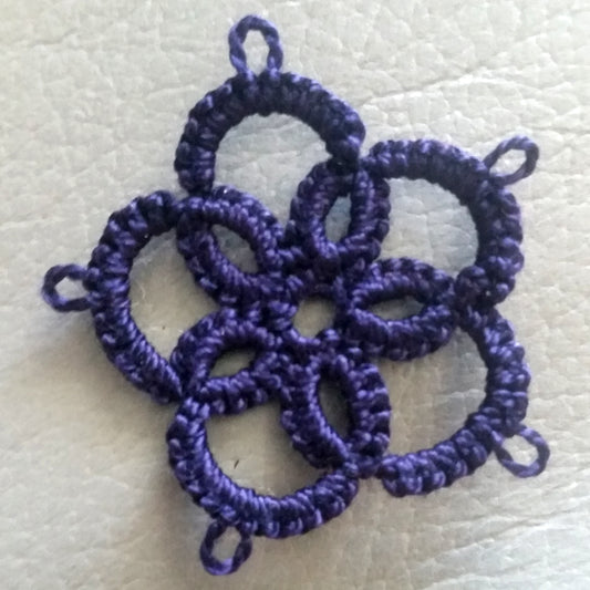A Simple Flower Pendant to get you Needle Tatting
