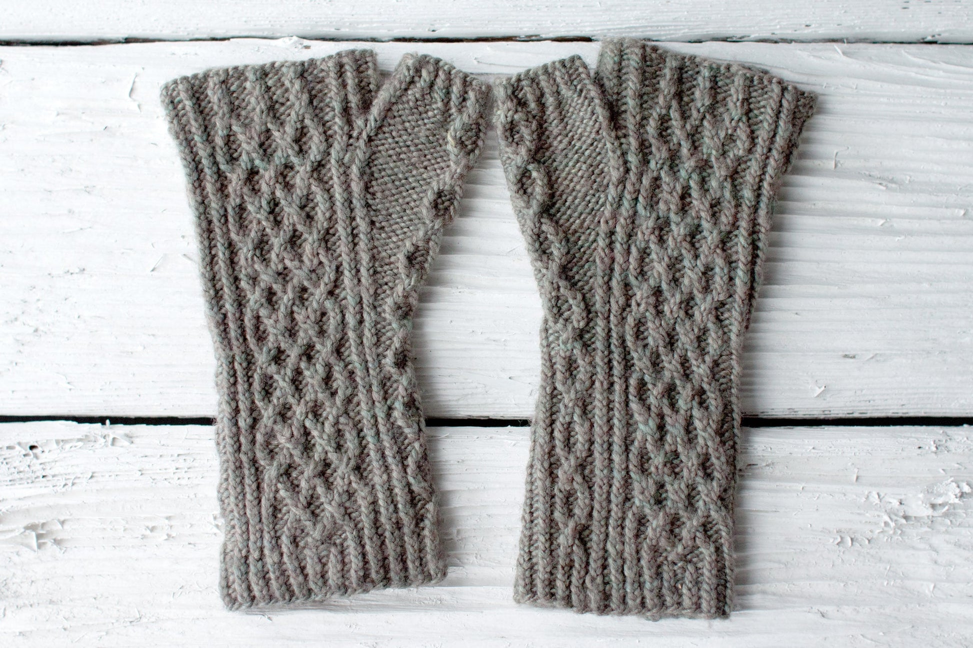 Hasbroucks Mitt Pattern in Briar