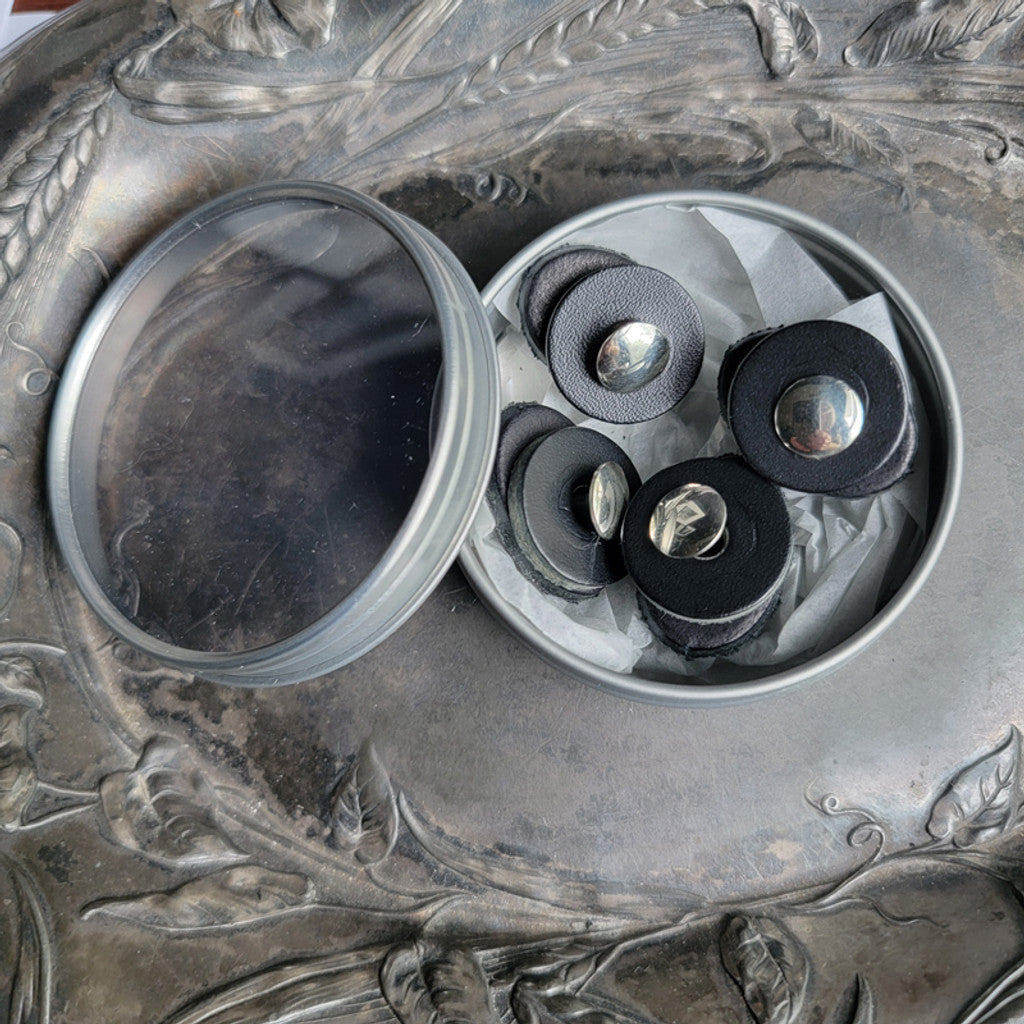 Mini boutons en cuir JUL Designs – Noir brillant, lot de 4