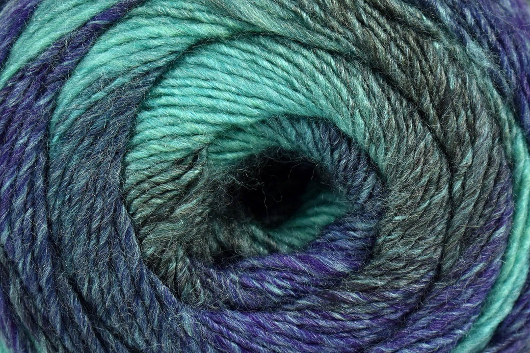 Universal Yarn Colorburst in 102 - Aurora Borealis