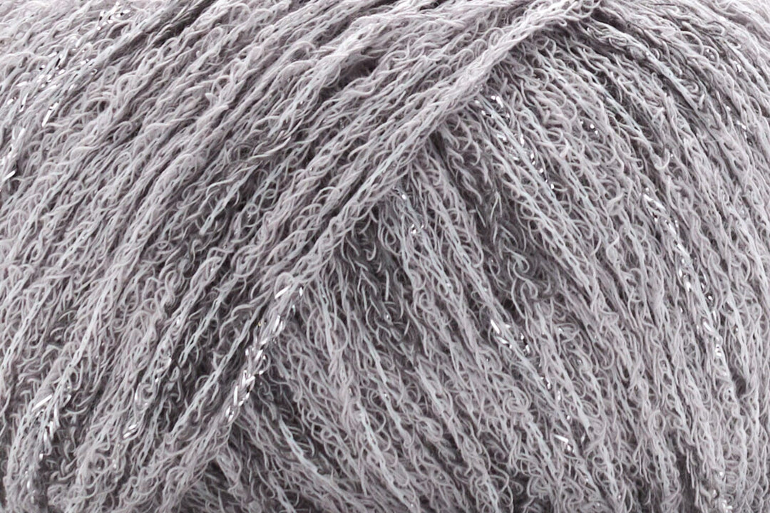 Close-up of gray yarn strands
