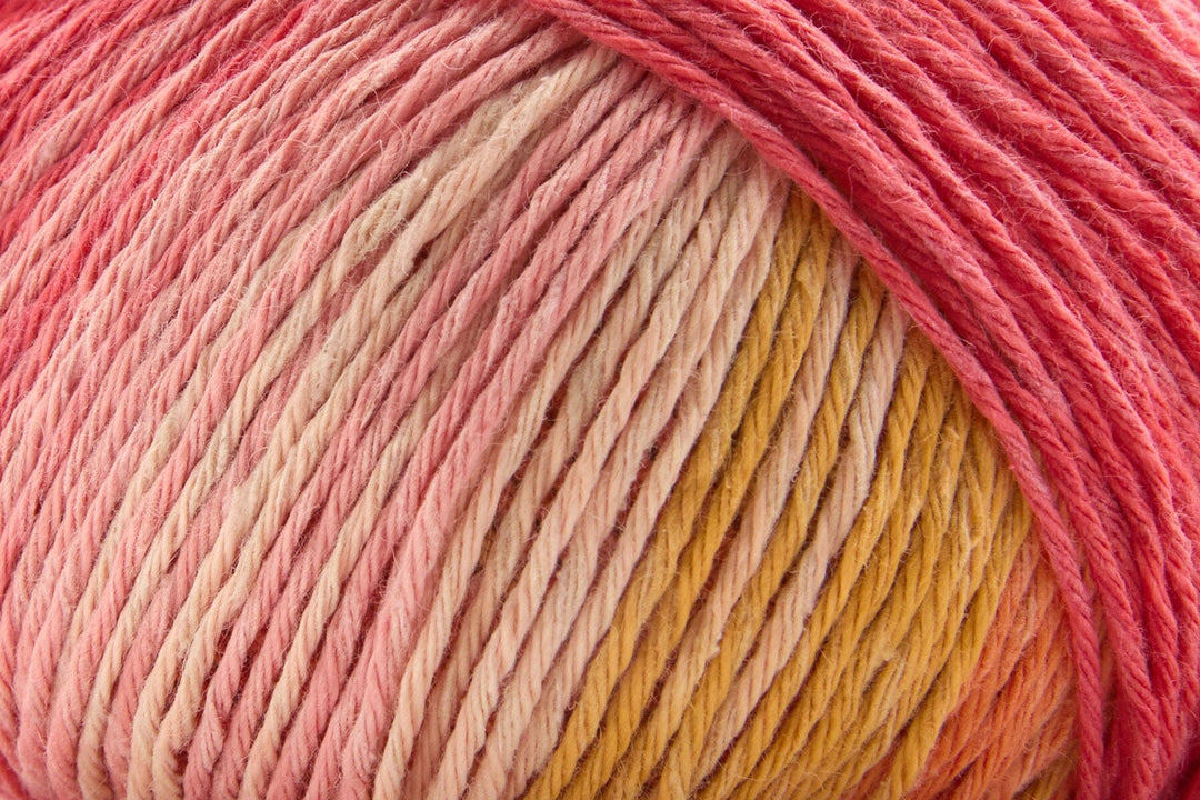 Universal Yarn Sandcastle in 101 - Sunshine