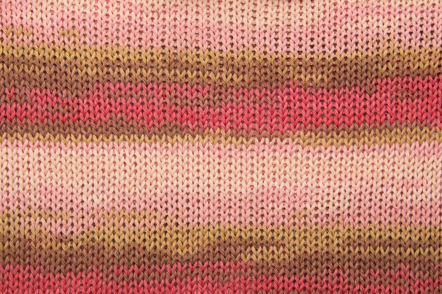 Universal Yarn Sandcastle in 105 - Driftwood