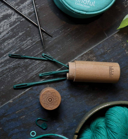 Knitter's Pride Mindful Collection Aiguilles à repriser en bois bleu sarcelle